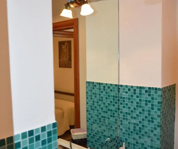 Posizione_strategica_sottosopra_laspezia * La Spezia